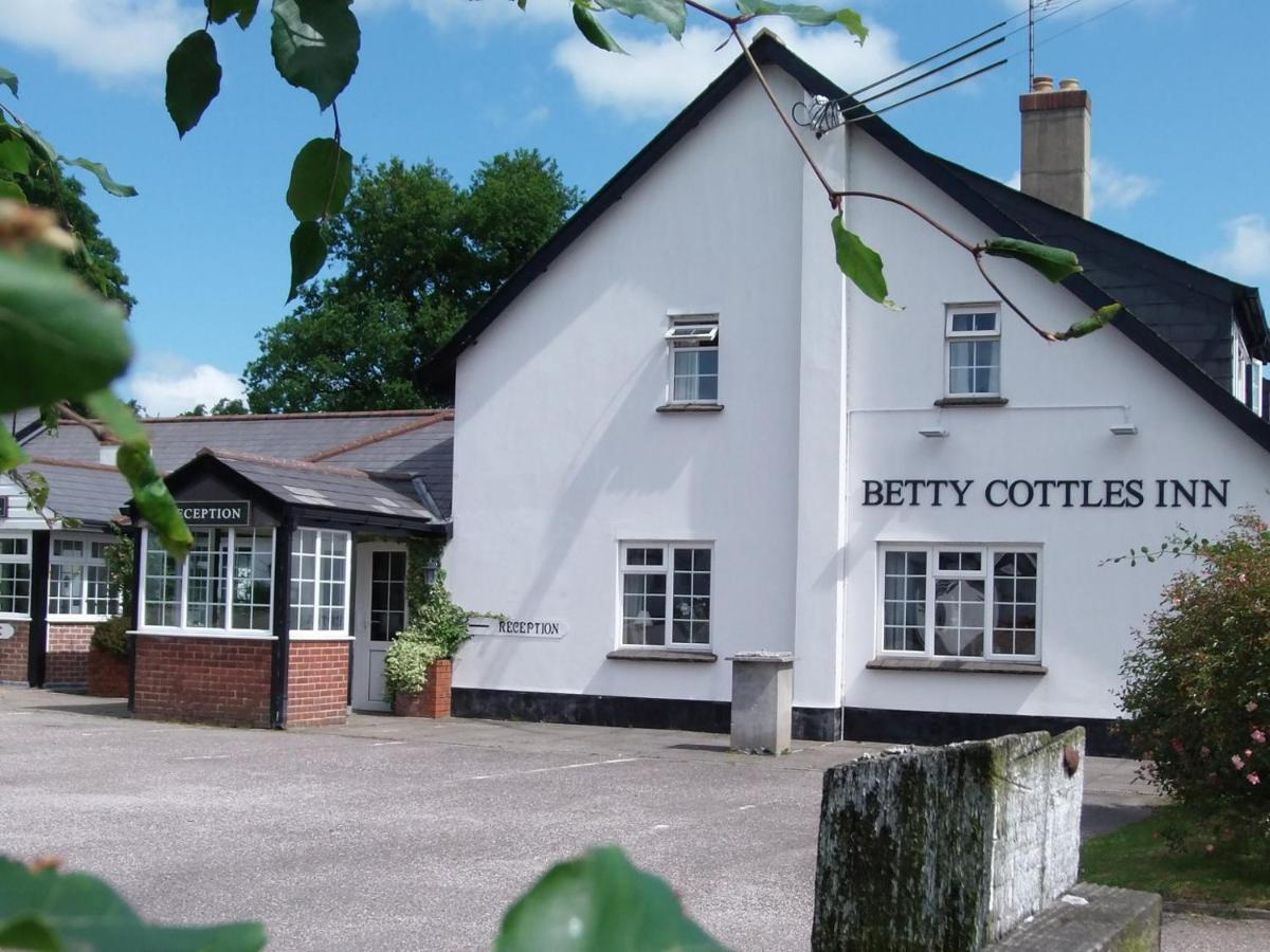 Betty Cottles Inn Okehampton Buitenkant foto