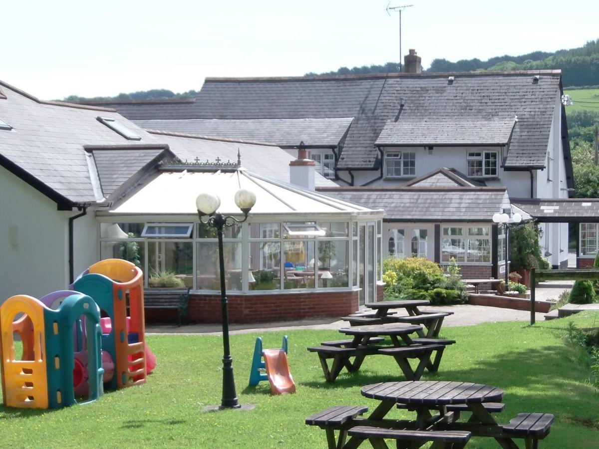 Betty Cottles Inn Okehampton Buitenkant foto