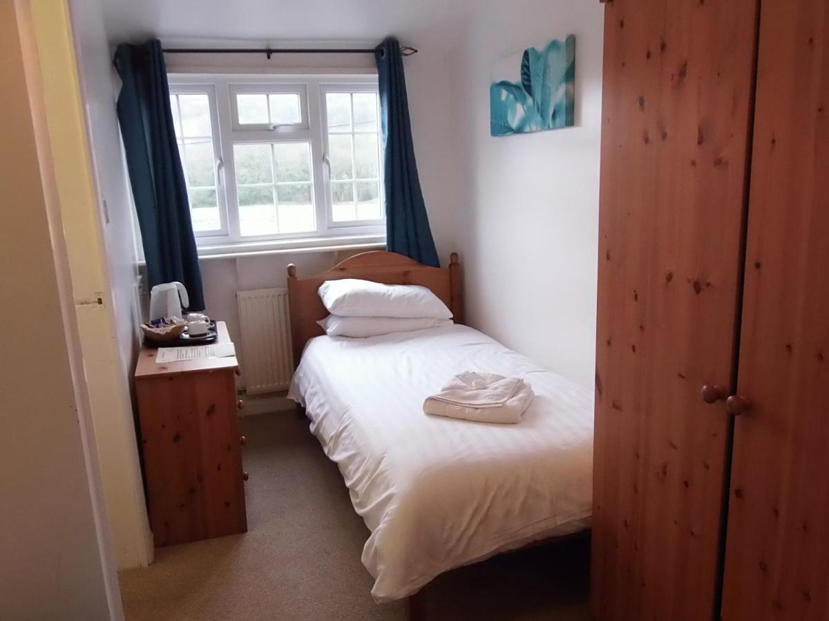 Betty Cottles Inn Okehampton Buitenkant foto
